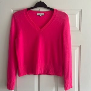 White and Warren 100% cashmere v-neck size M
